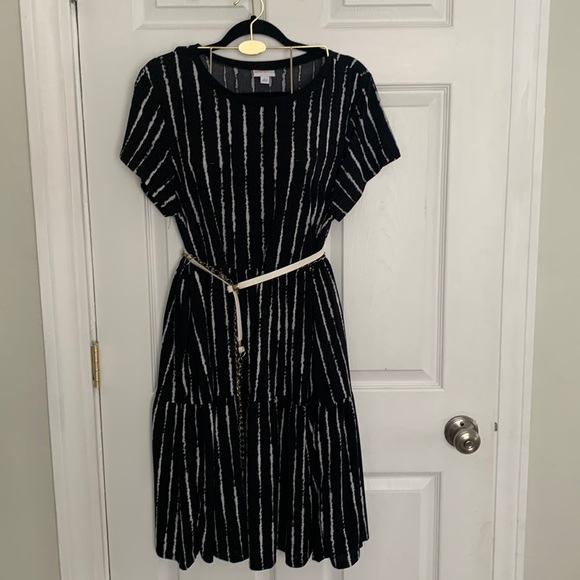 LuLaRoe Dresses & Skirts - LulaRoe Black & White Dress Size L